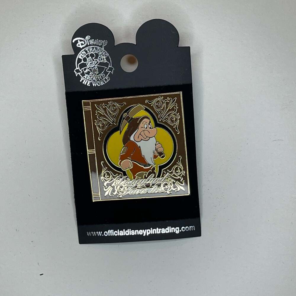 Disney Pin Trading Disneyland Favorites Snow White Seven Dwarfs Happy Pin